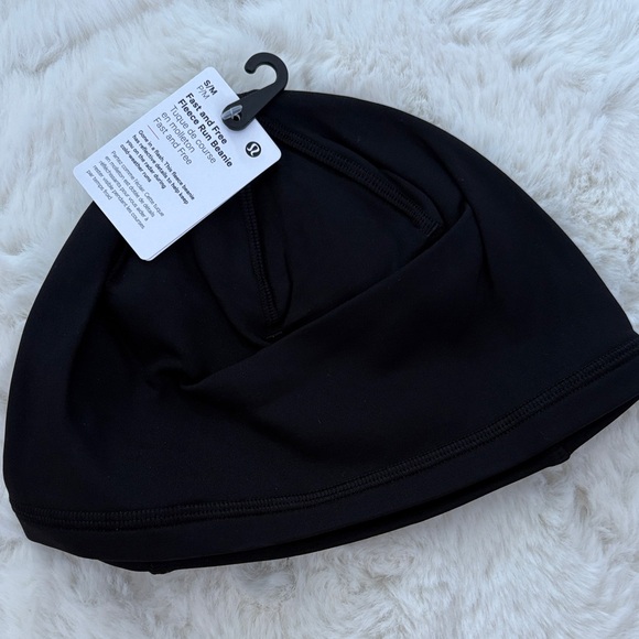 Lululemon Fast and Free Fleece Run Beanie (2 pack + 1 free extra with purchase) - Picture 1 of 5